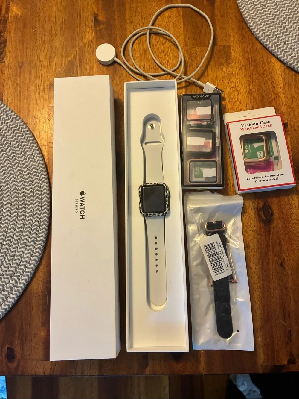 Apple Watch Series 3 with White Sport Band and Silver Case. GPS.
